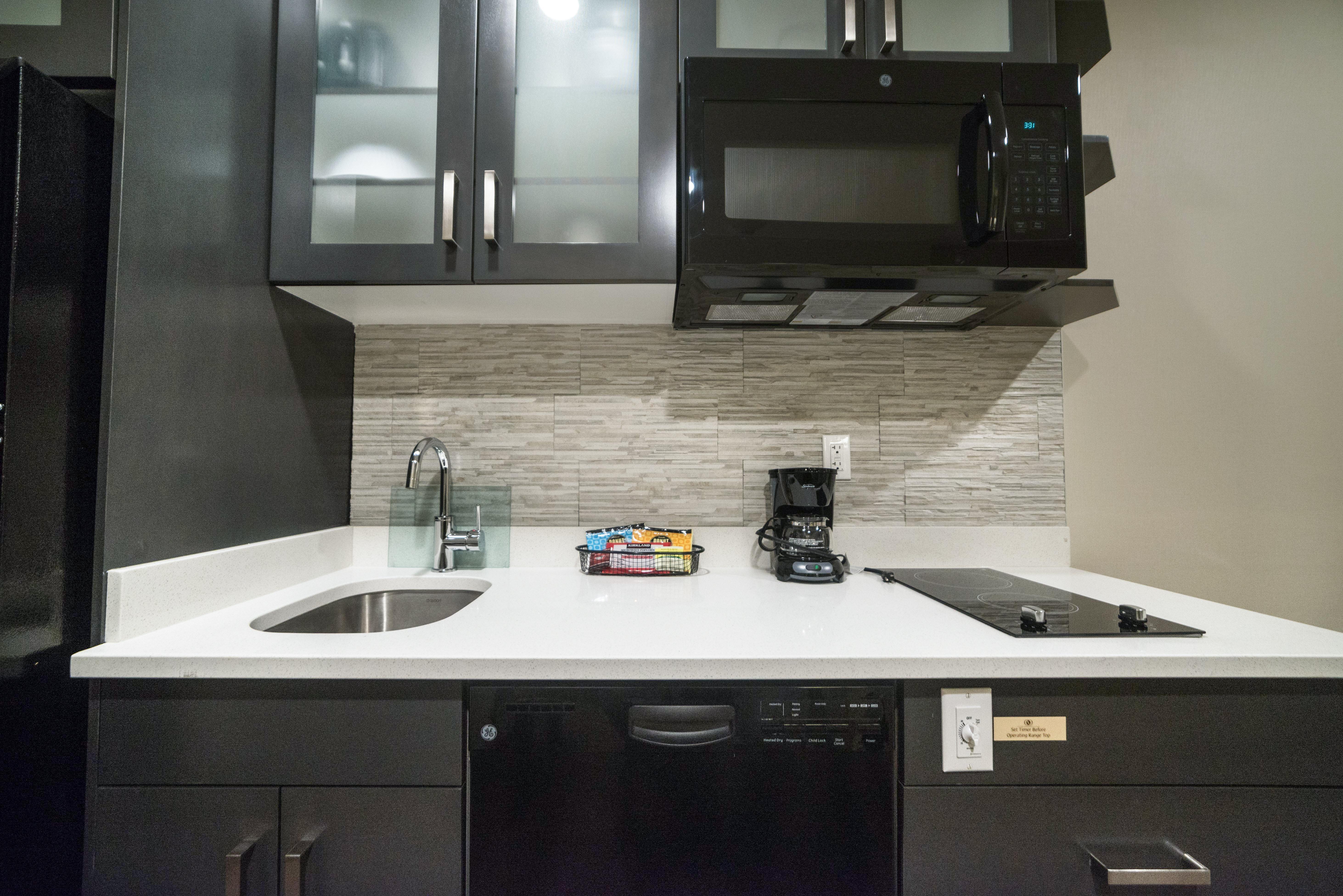 Candlewood Suites West Edmonton - Mall Area By Ihg Eksteriør bilde